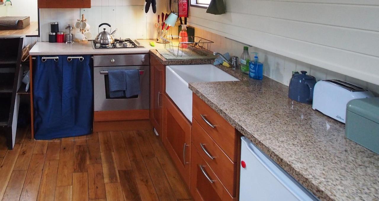 Hotel Roisin Dubh Houseboat Sallins Zewnętrze zdjęcie