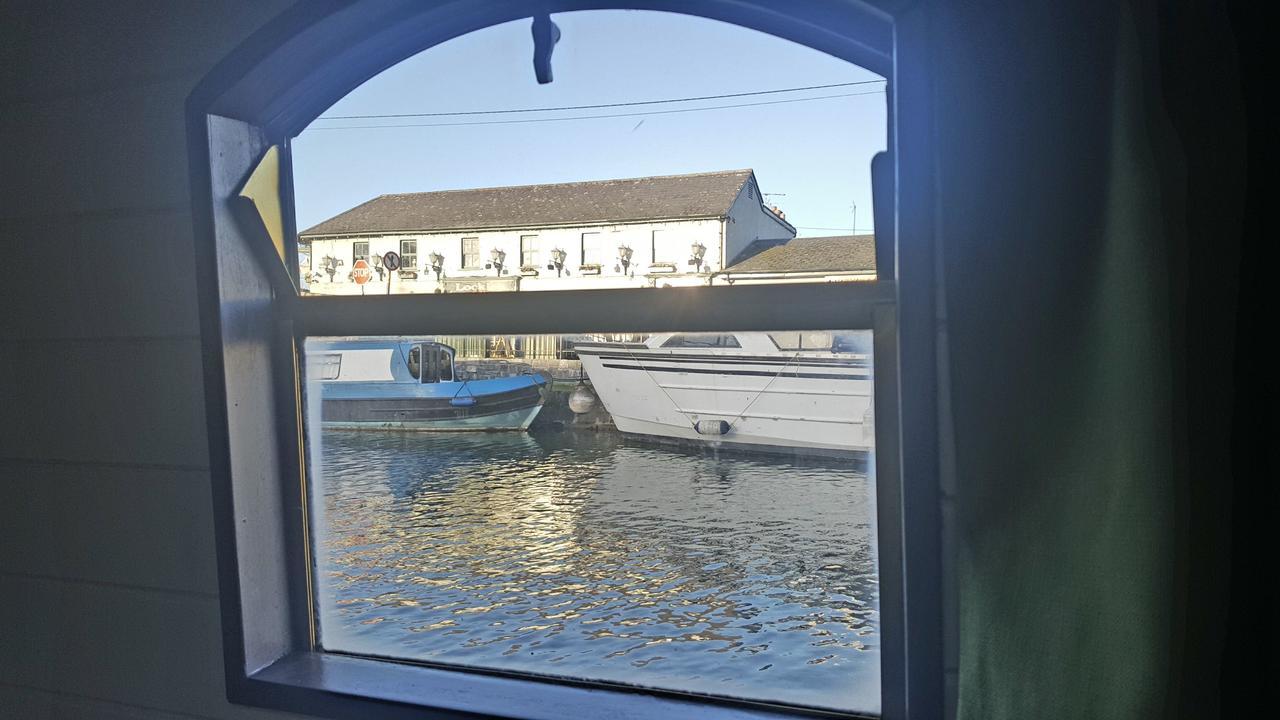 Hotel Roisin Dubh Houseboat Sallins Zewnętrze zdjęcie