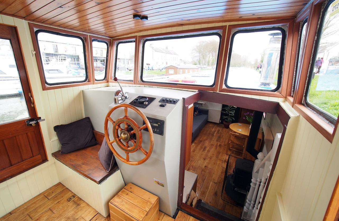 Hotel Roisin Dubh Houseboat Sallins Zewnętrze zdjęcie